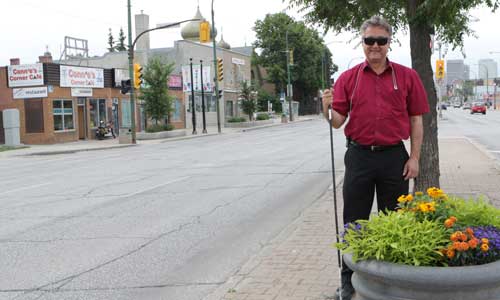 1407Jul24Ross Connie's Corner planters